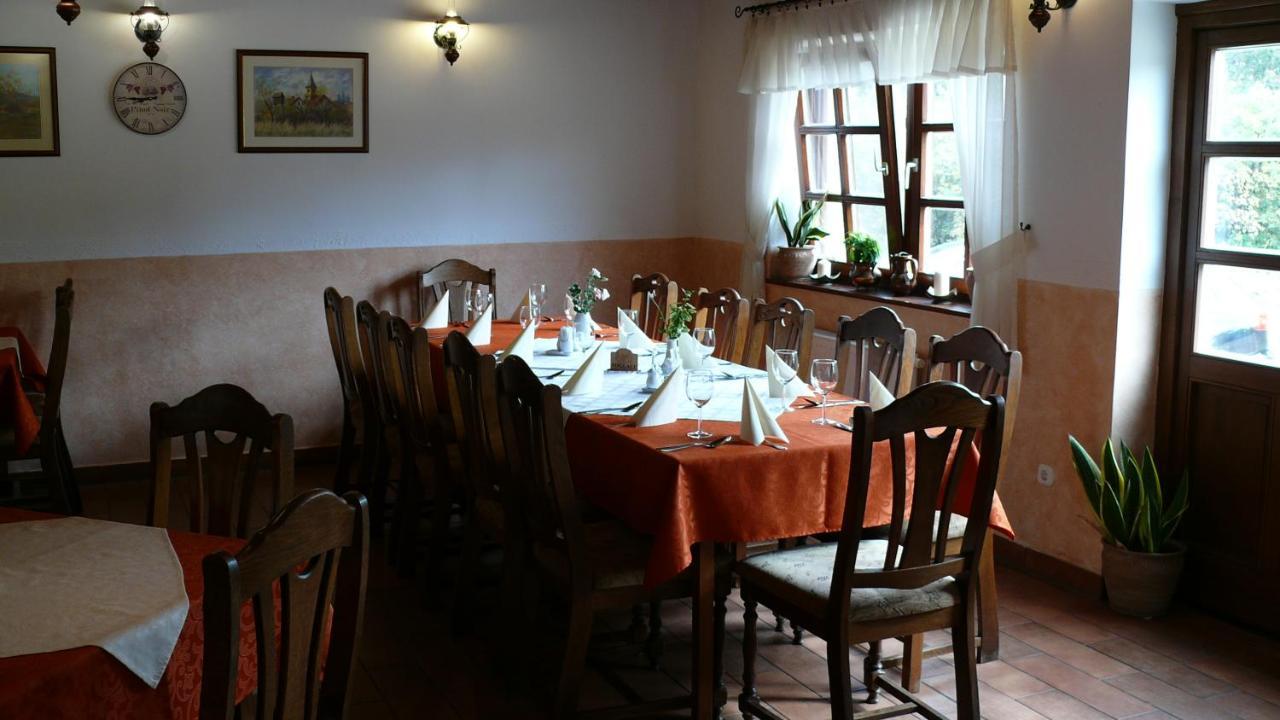 Kadarta Vendeglo Panzio Bed and Breakfast Veszprém Exteriör bild