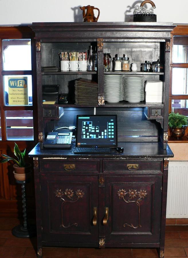Kadarta Vendeglo Panzio Bed and Breakfast Veszprém Exteriör bild