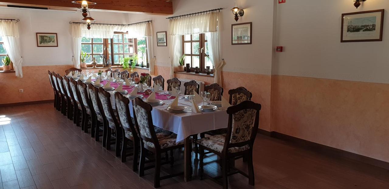 Kadarta Vendeglo Panzio Bed and Breakfast Veszprém Exteriör bild