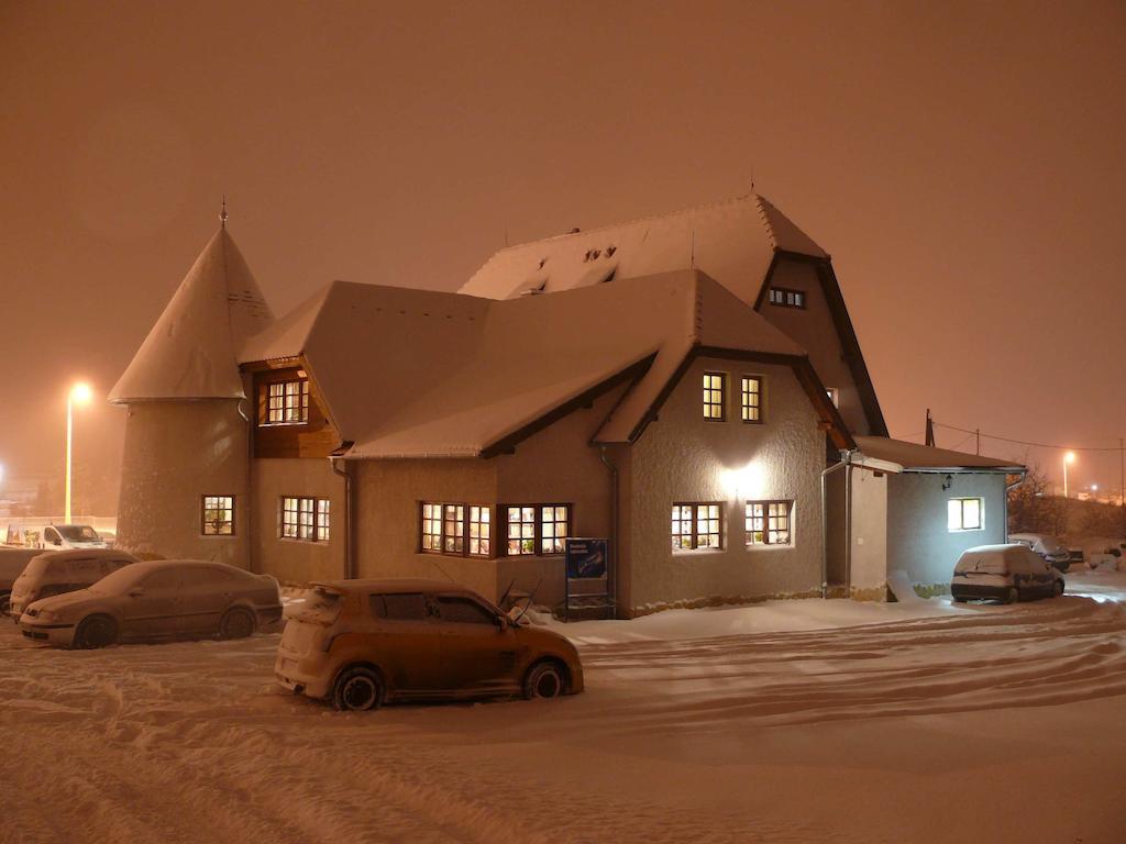 Kadarta Vendeglo Panzio Bed and Breakfast Veszprém Exteriör bild