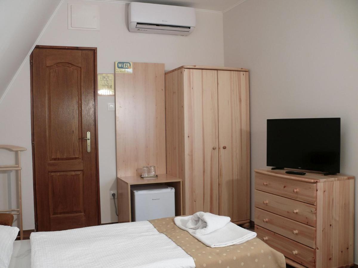 Kadarta Vendeglo Panzio Bed and Breakfast Veszprém Exteriör bild
