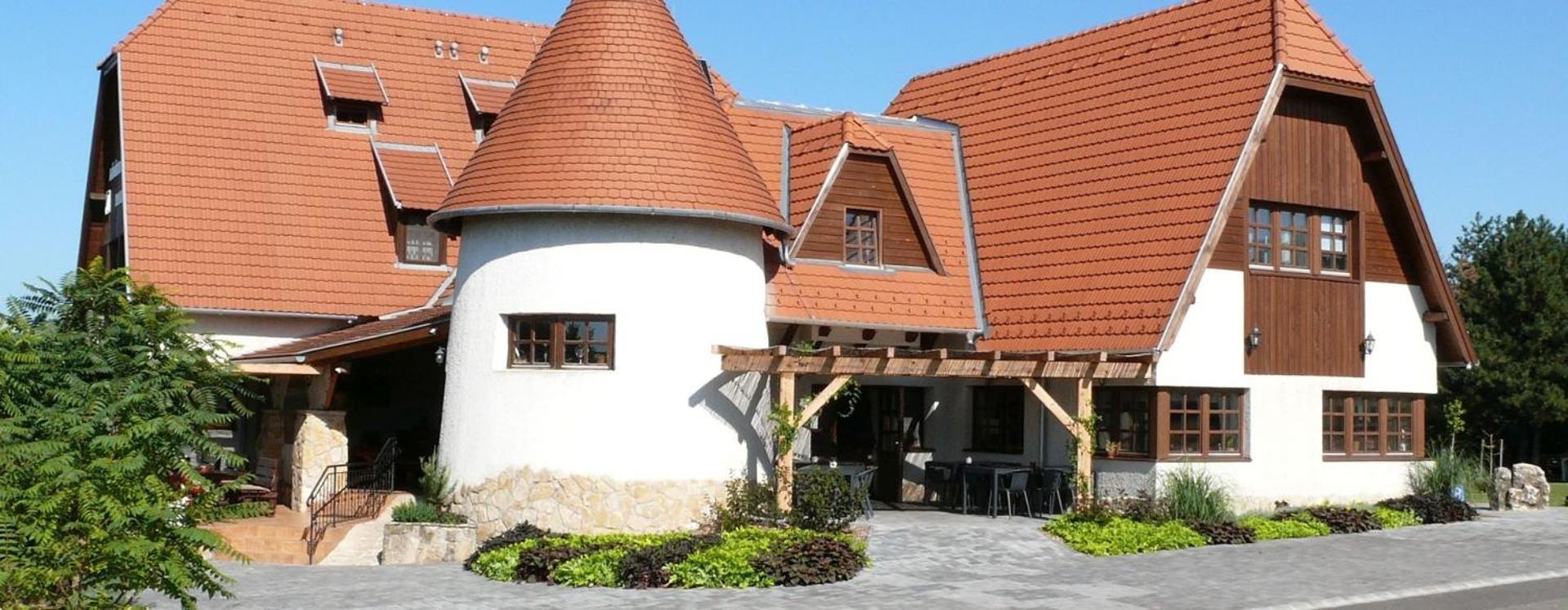 Kadarta Vendeglo Panzio Bed and Breakfast Veszprém Exteriör bild