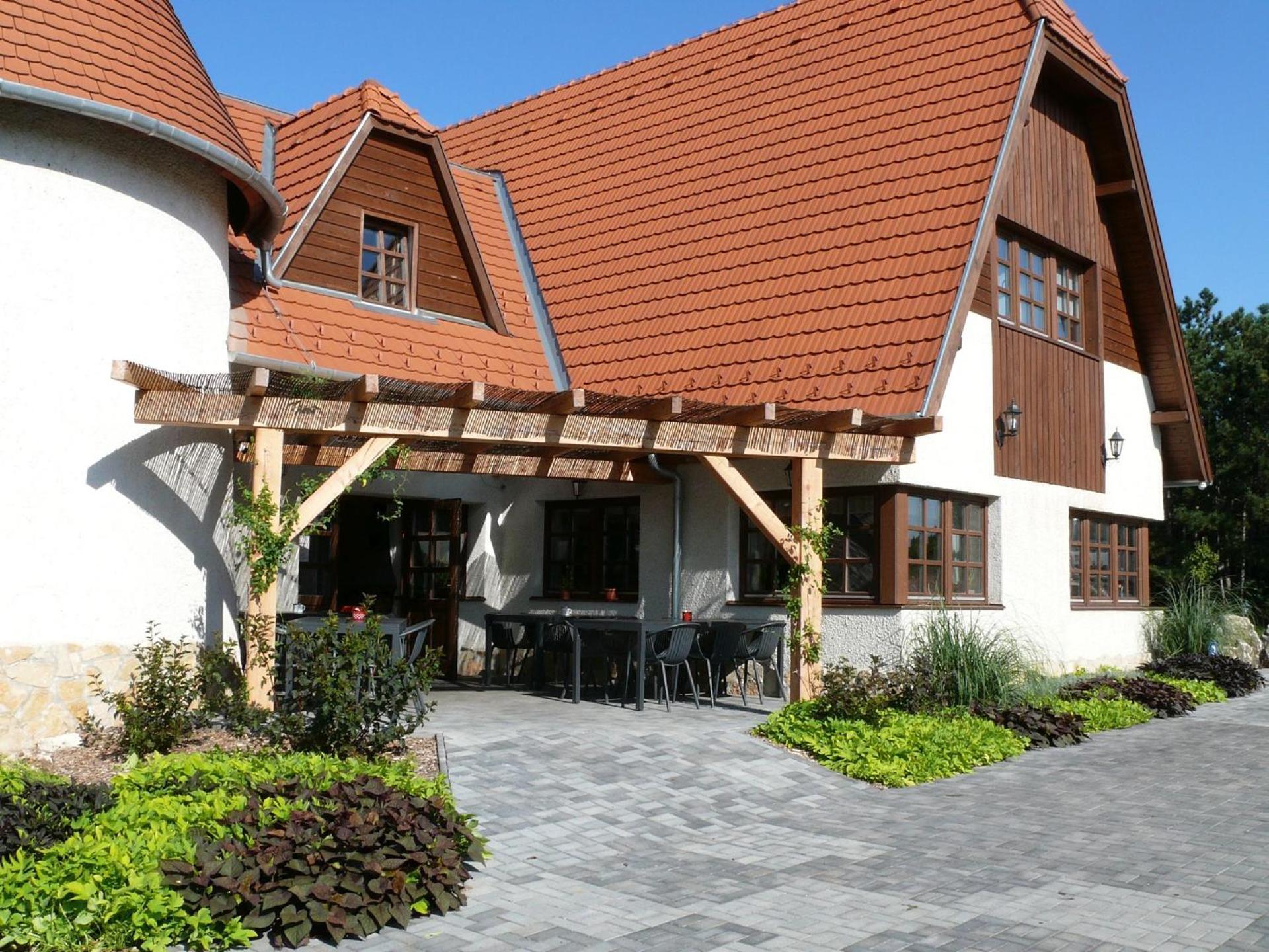 Kadarta Vendeglo Panzio Bed and Breakfast Veszprém Exteriör bild